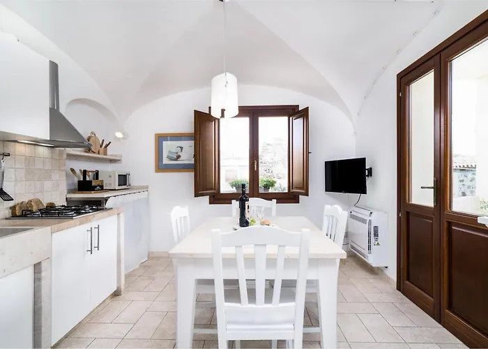 Domo Mea Terra E Domo Mea Chelu - Comfort Nel Centro Storico Di Appartement Orosei